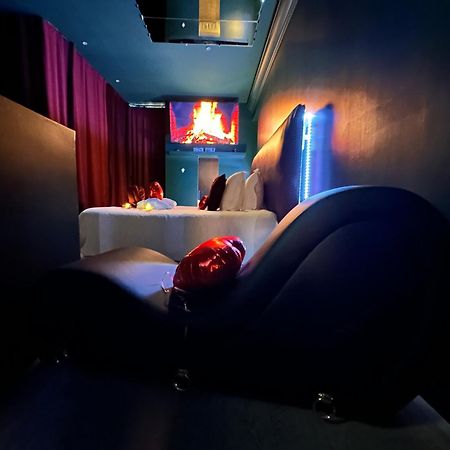 Mieuxqualhotel Jacuzzi Privatif Velvet Desire Bordeaux Exterior photo